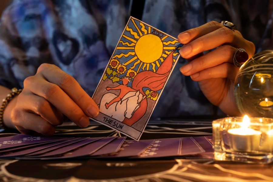 Voyance tarot tout savoir sur la cartomancie